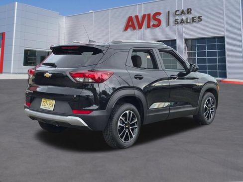 Used 2025 Chevrolet TrailBlazer LT AWD/4WD image 6