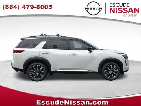 New 2026 Nissan Pathfinder Platinum AWD/4WD image 2
