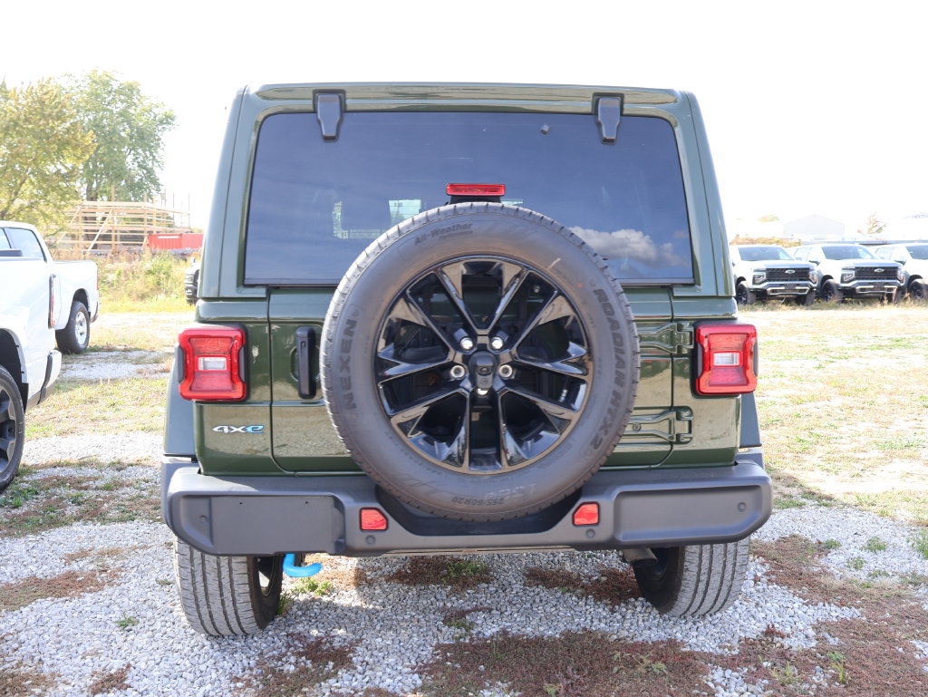 Used 2024 Jeep Wrangler Unlimited Sahara w/ Technology Group AWD/4WD image 20