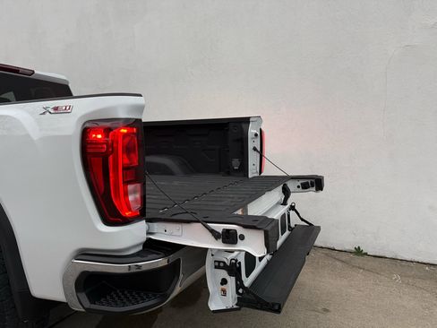 Used 2024 GMC Sierra 2500 SLE w/ SLE Value Package; image 10