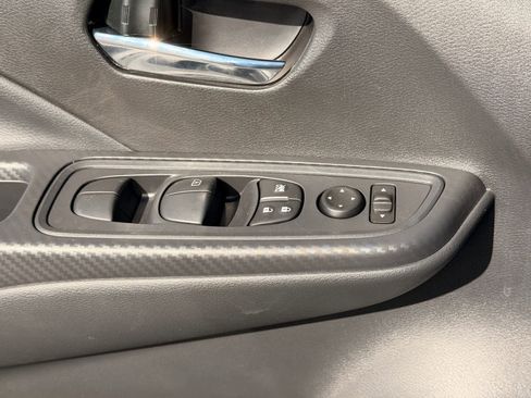 New 2025 Nissan Versa SV image 14