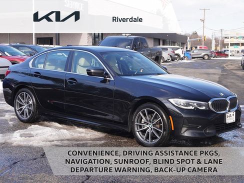 Used 2022 BMW 330i xDrive 330i xDrive w/ Driving Assistance Package image 1