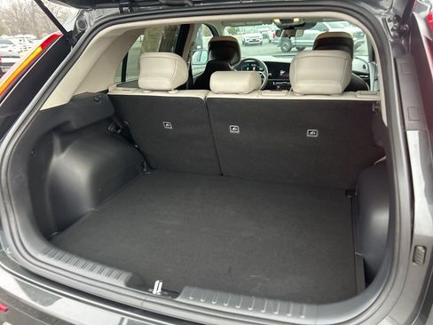 Used 2023 Kia Niro EX image 30