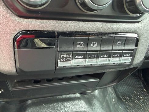 Used 2022 RAM 2500 Tradesman AWD/4WD image 4