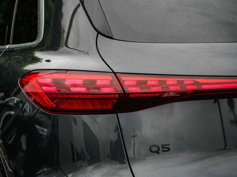 Used 2025 Audi Q5 Premium Plus w/ Premium Plus image 9