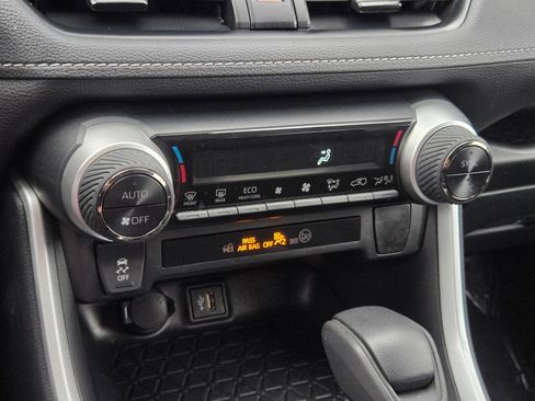 Certified 2025 Toyota RAV4 LE AWD/4WD image 17