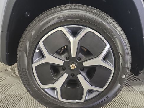 Used 2023 Rivian R1T Adventure image 12