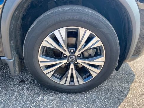 Used 2023 Nissan Rogue SV AWD/4WD image 9