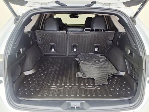 Certified 2025 Subaru Outback Onyx Edition XT AWD/4WD image 9