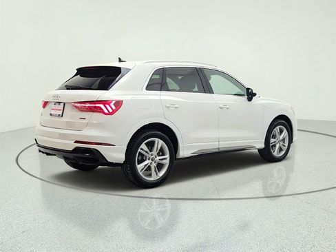 Used 2021 Audi Q3 2.0T Premium w/ Convenience Package AWD/4WD image 5