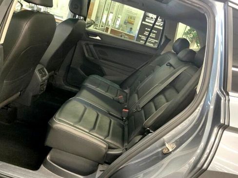 Used 2019 Volkswagen Tiguan SEL Premium image 14