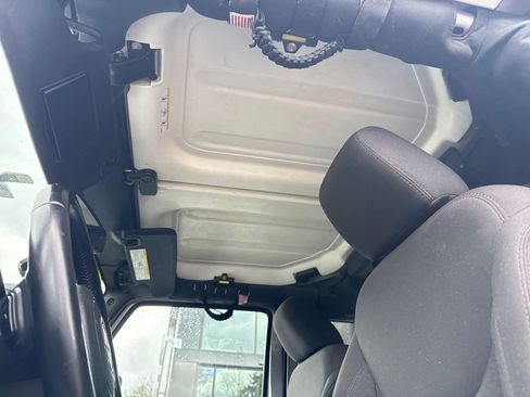 Used 2017 Jeep Wrangler Sport AWD/4WD image 24