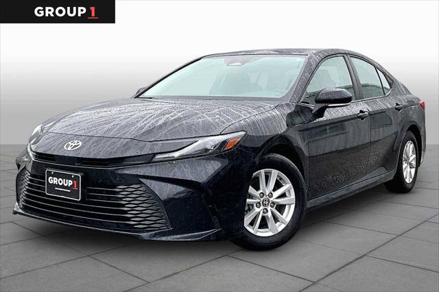 Certified 2025 Toyota Camry LE FWD image 1