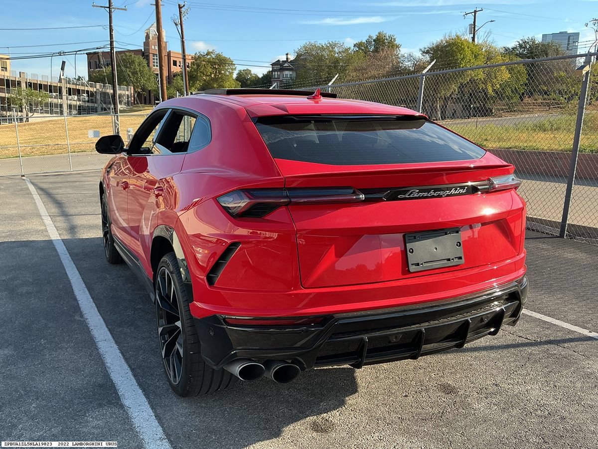 Used 2022 Lamborghini Urus AWD/4WD image 5