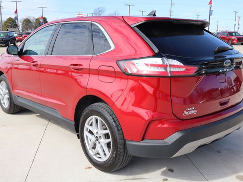 Used 2024 Ford Edge SEL w/ Convenience Package image 7