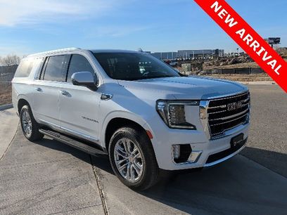 Used 2022 GMC Yukon XL SLT w/ SLT Luxury Package