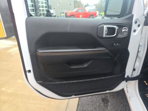 Used 2025 Jeep Wrangler Unlimited Sahara w/ Safety Group image 10