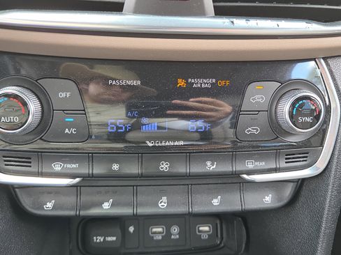 Used 2020 Hyundai Santa Fe Limited FWD image 32