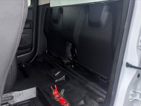 Used 2022 Chevrolet Colorado LT w/ Fleet Safety Package RWD image 18