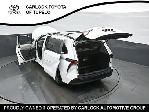 Used 2022 Toyota Sienna LE image 52