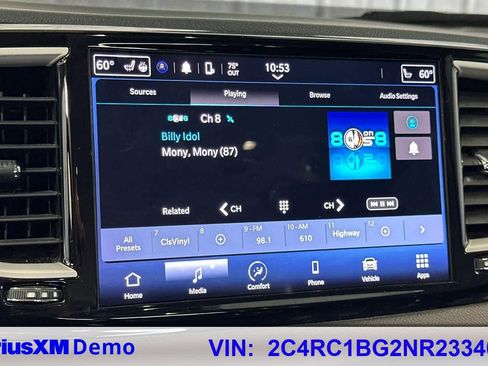 Used 2022 Chrysler Pacifica Touring-L image 30