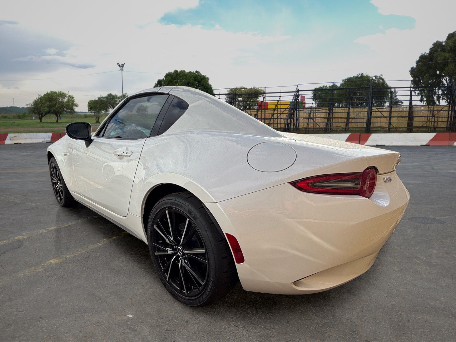 Used 2025 MAZDA MX-5 Miata RF Grand Touring RWD image 4