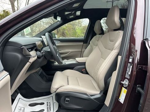 New 2025 Volvo EX90 Ultra AWD/4WD image 19