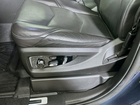 Used 2019 Cadillac Escalade ESV Platinum image 19