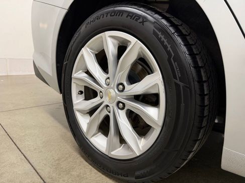Certified 2020 Chevrolet Malibu LT FWD image 12
