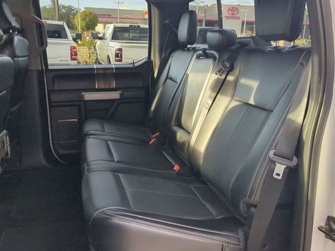 Used 2020 Ford F150 Lariat image 12