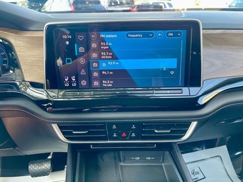 Used 2024 Volkswagen Atlas SE image 17