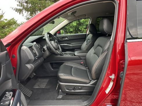 Certified 2023 Nissan Pathfinder SL AWD/4WD image 11