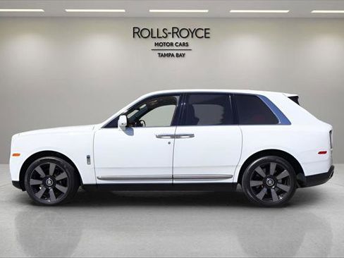 Certified 2022 Rolls-Royce Cullinan Base image 3