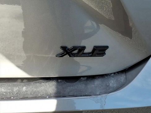 Used 2026 Toyota Camry XLE image 8