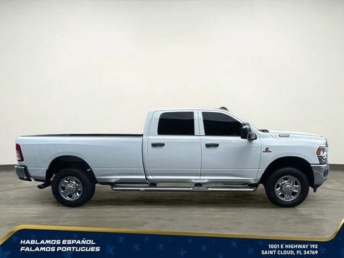 Used 2024 RAM 3500 Tradesman w/ Chrome Appearance Group AWD/4WD image 7