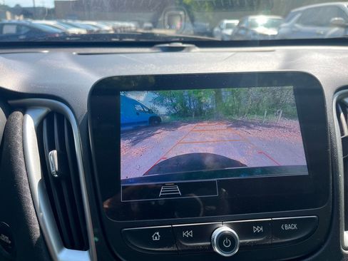 Used 2024 Chevrolet Malibu LT image 18