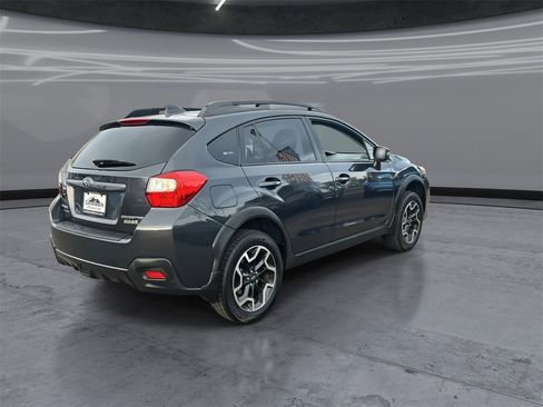 Used 2017 Subaru Crosstrek 2.0i Limited w/ Popular Package #2 image 5