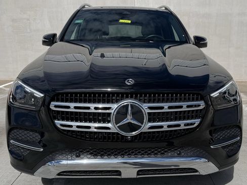 Used 2025 Mercedes-Benz GLE 450e 4MATIC image 2