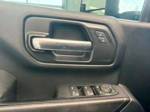 Used 2022 Chevrolet Silverado 2500 Custom w/ Custom Value Package AWD/4WD image 16