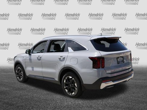 Used 2025 Kia Sorento S w/ Panoramic Sunroof Package FWD image 7