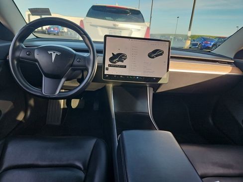 Used 2018 Tesla Model 3 Long Range image 2