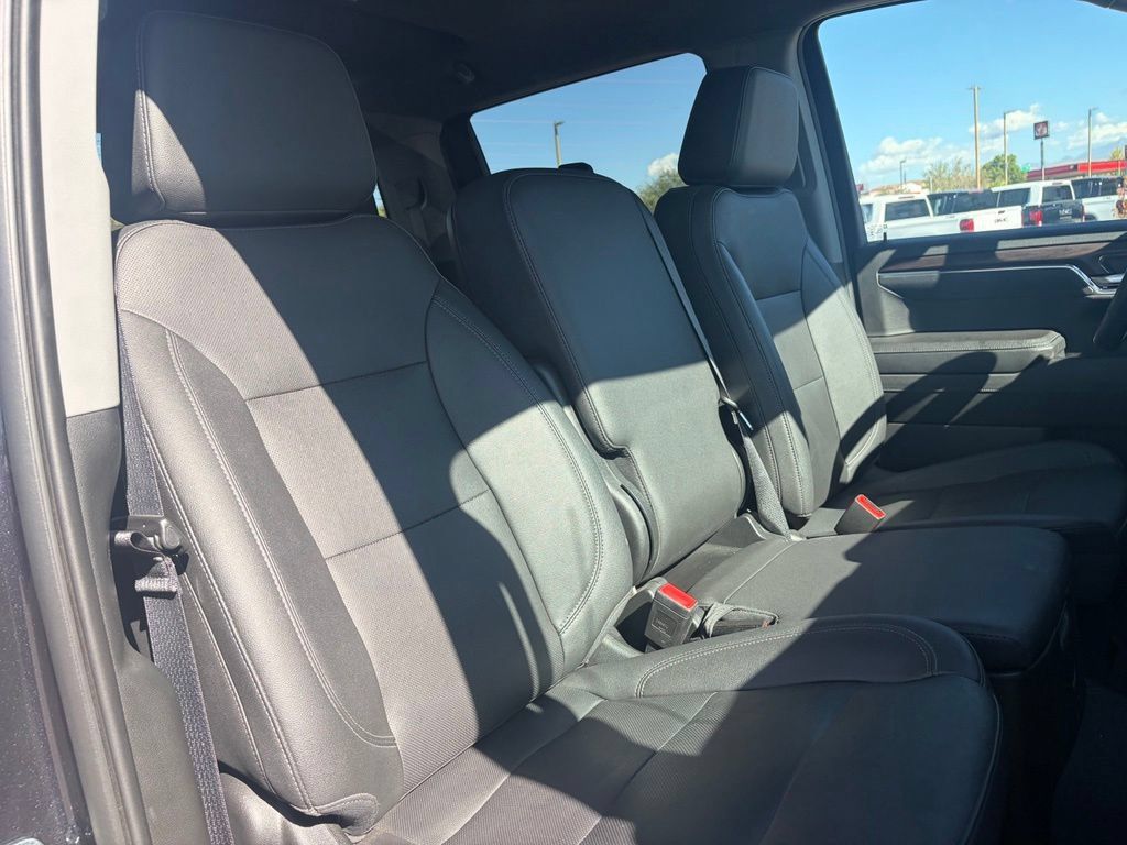 Used 2023 GMC Sierra 1500 SLT w/ X31 Off-Road Package AWD/4WD image 39