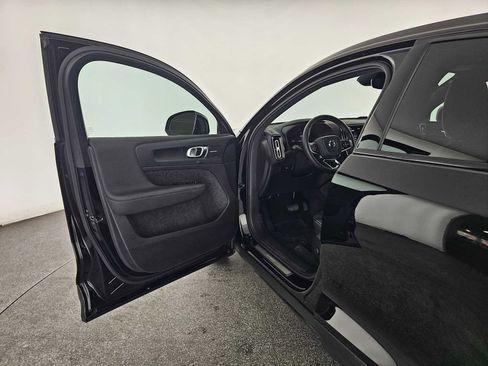 Used 2023 Volvo C40 P8 Recharge Ultimate image 20