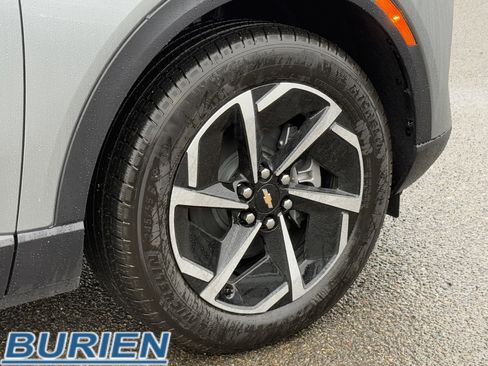 New 2026 Chevrolet Equinox EV LT image 32