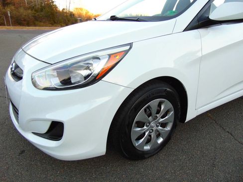 Used 2017 Hyundai Accent SE image 28