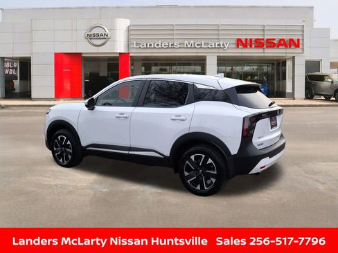Used 2025 Nissan Kicks SV image 6