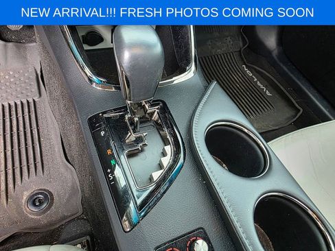 Used 2016 Toyota Avalon Limited image 12