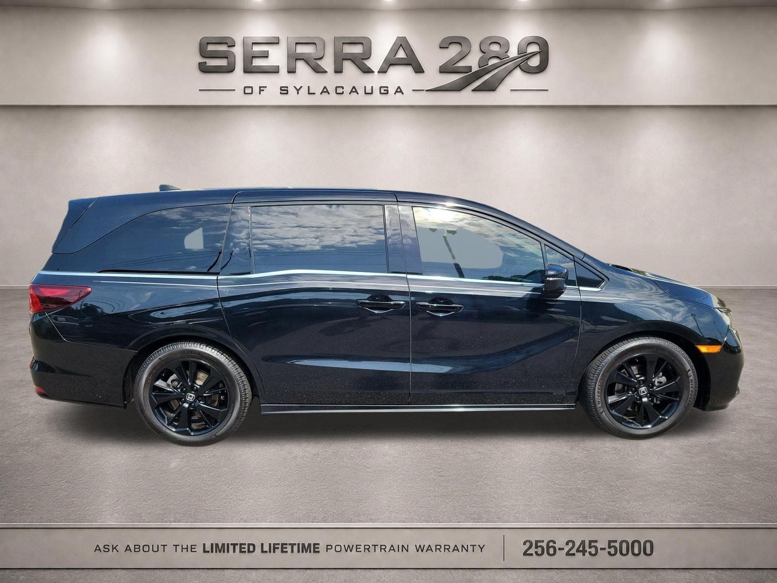 Used 2023 Honda Odyssey Sport image 4