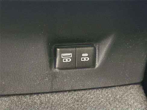 Certified 2025 Toyota Camry SE w/ Convenience Package image 39