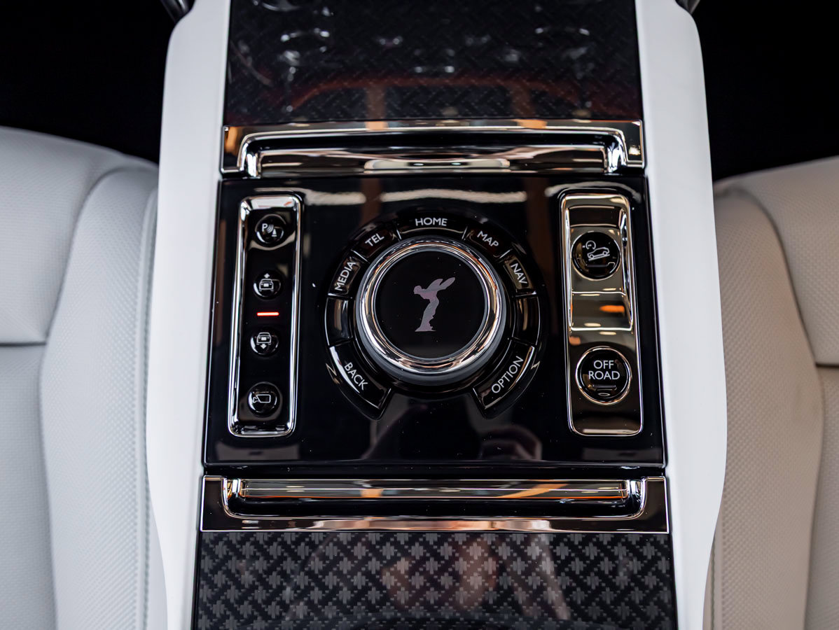 Used 2027 Rolls-Royce Cullinan Black Badge AWD/4WD image 20